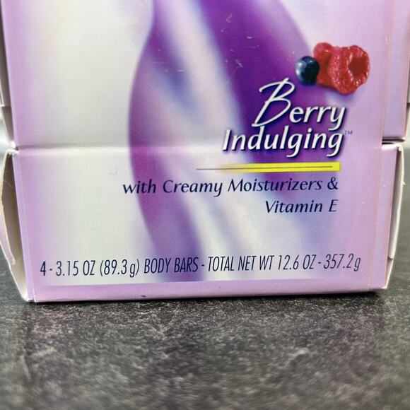 4- Caress Berry Indulging Creamy Moisturizers & Vitamin E Body Bar Soap - Picture 4 of 6